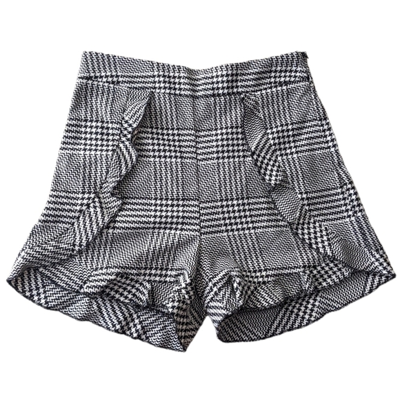 ZARA plaid houndstooth ruffle flounce shorts size small black white high rise @R - Picture 1 of 9